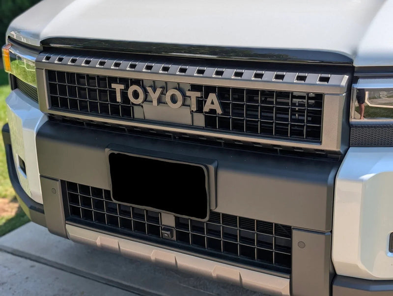 Load image into Gallery viewer, TOYOTA Front Grille Emblem Kit - 2024+ Land Cruiser / 07-14 FJ Cruiser
