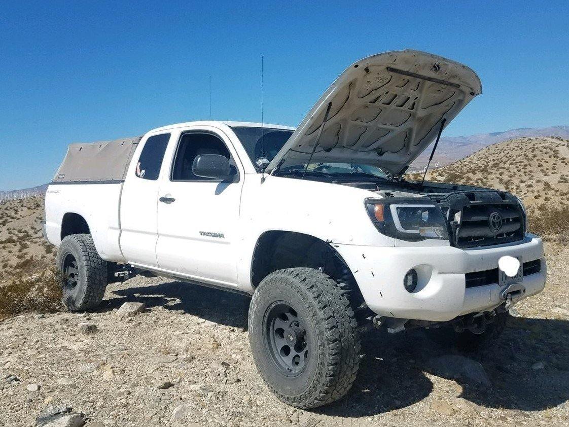 05 -15 Tacoma ULTIMATE Lift Hood Strut Kit - Yota Nation